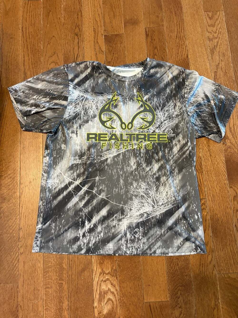 Realtree Fishing Men's Short Sleeve Tech Performance Shirt, Size M